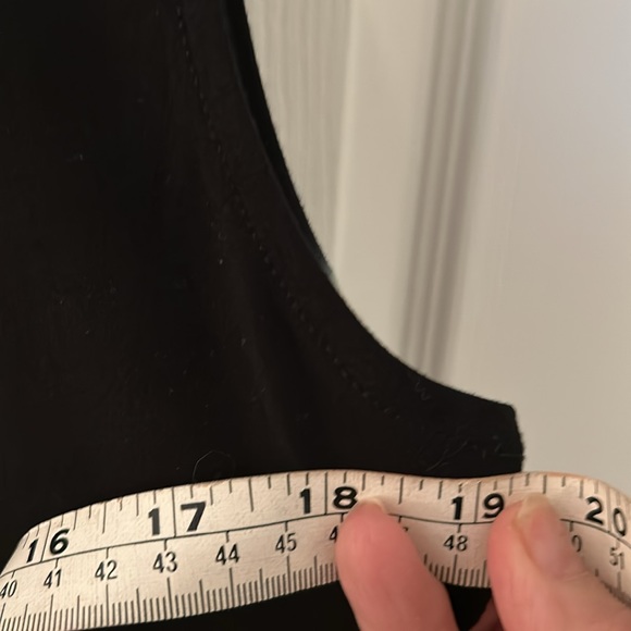 Split back Top - Picture 7 of 12